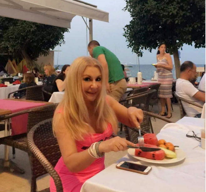 Ludmila se bucura de vacanţa din Antalya
