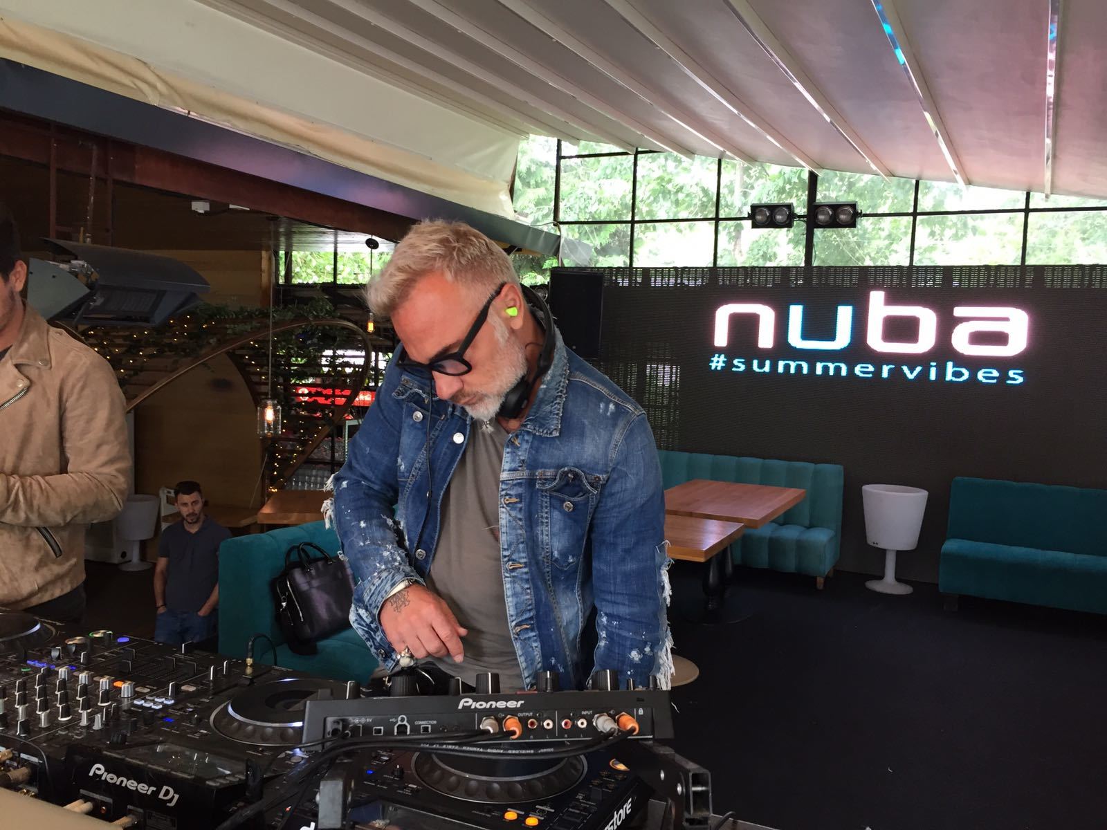 Milionarul italian a făcut testele de sunet pentru petrecere