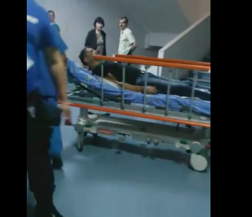 Cristian Boureanu, adus pe targă la spital