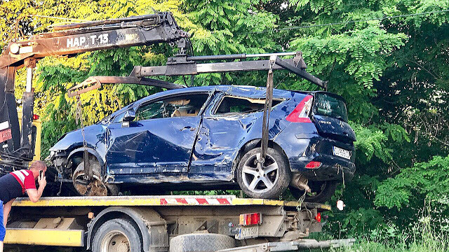 Aşa arăta maşina după accident