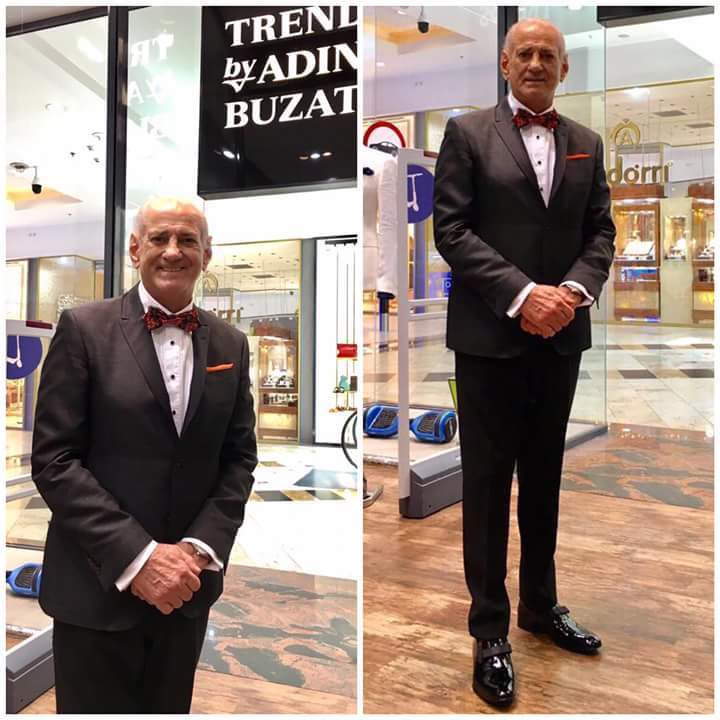 Gheorghe Zamfir, îmbrăcat de Adina Buzatu