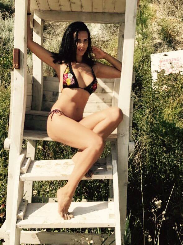 Lavinia Pârva, la proba costumului de baie