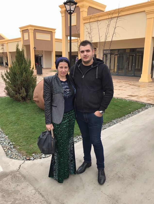 Deşi Anca suferă după Leo, Alin are în continuare o relaţie strânsă şi cu tatăl lui