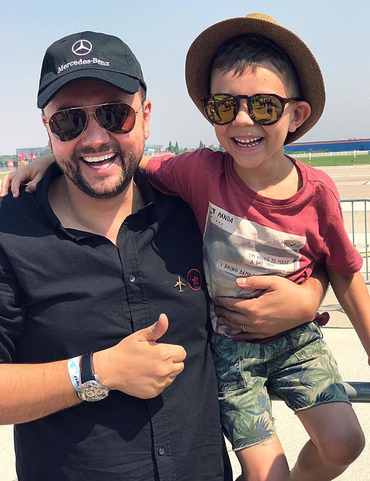Cătălin Măruţă şi David, la show-ul aviatic.