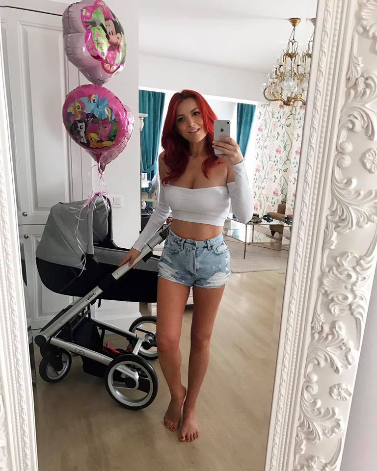 Elena Gheorghe arată impecabil la o săptămână după ce a născut.