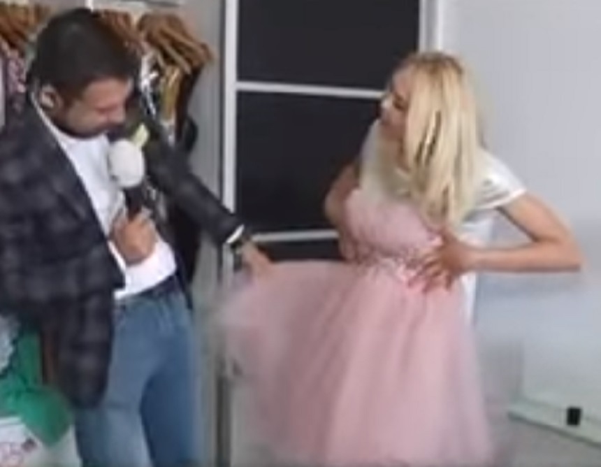 Aceasta este rochia cu care Denisa a fost îmbrăcată.