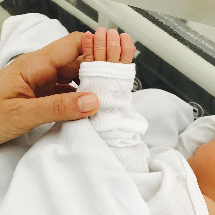 Ilinca Vandici se bucură de bebeluşul ei.