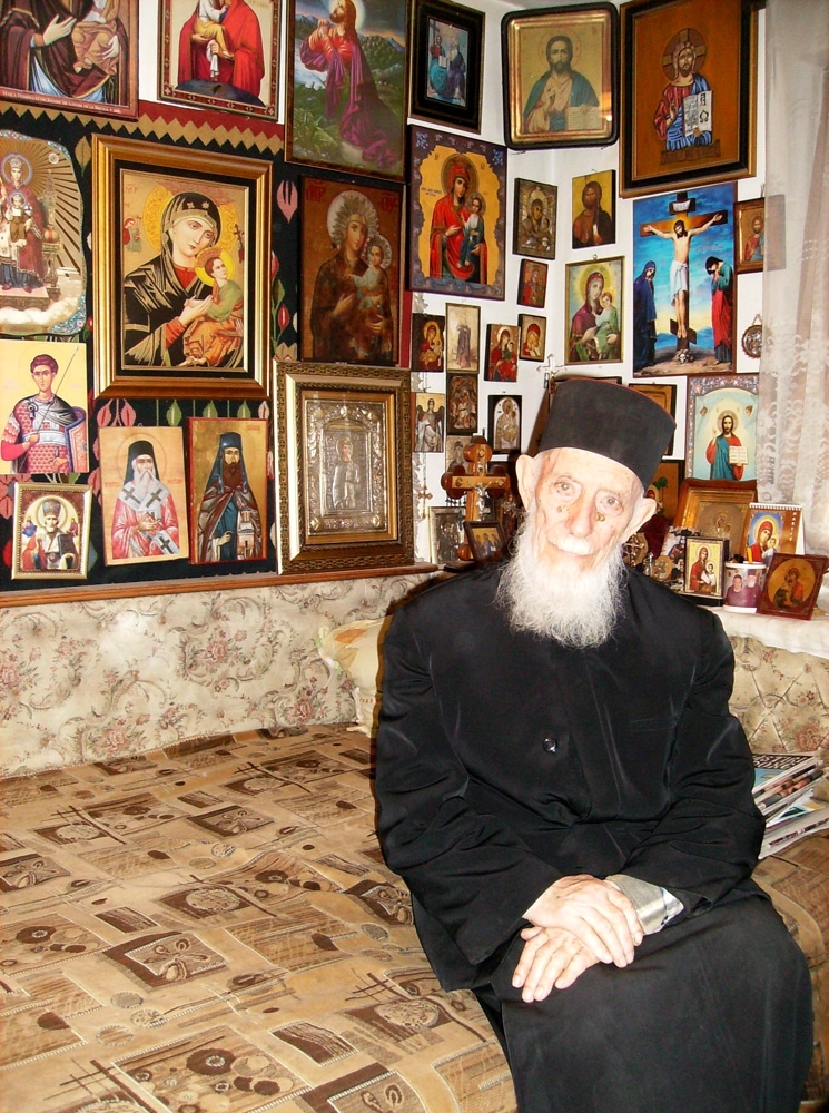 Părintele Nicanor era considerat ”duhovnicul vedetelor”