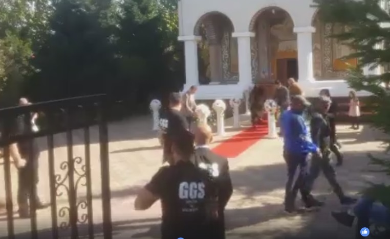 Micuţul Tiago va fi botezat în prezenţa a aproximativ 300 de persoane