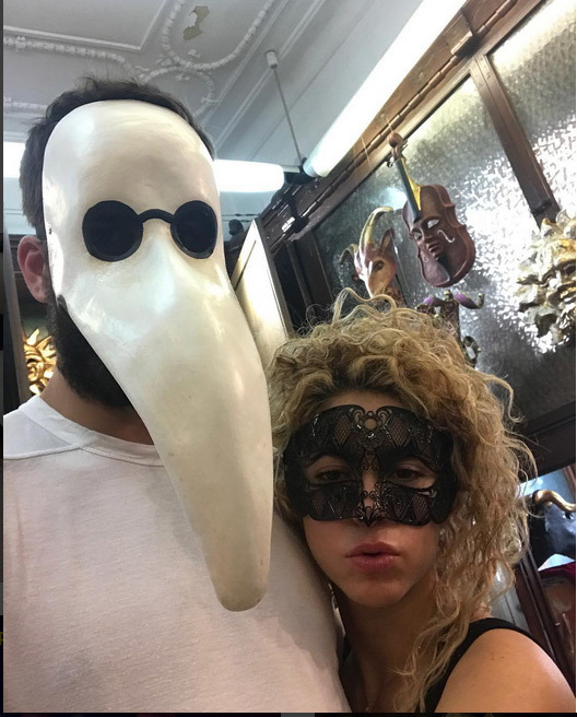 Shakira şi Pique la shopping