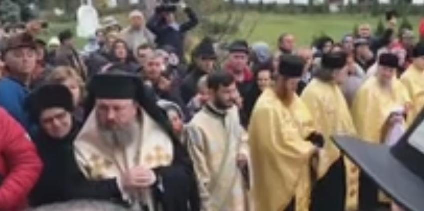 Slujba a fost ţinută de un sobor de preoţi