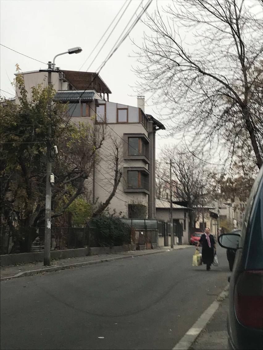 Doiniţa Maximilian se află de o oră în apartament