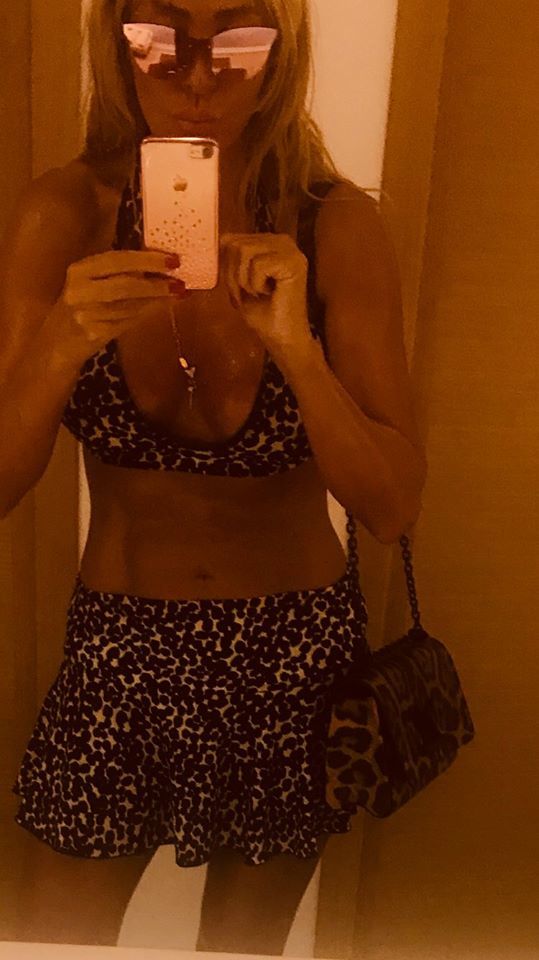 Unul dintre selfiurile incendiare ale Mayei