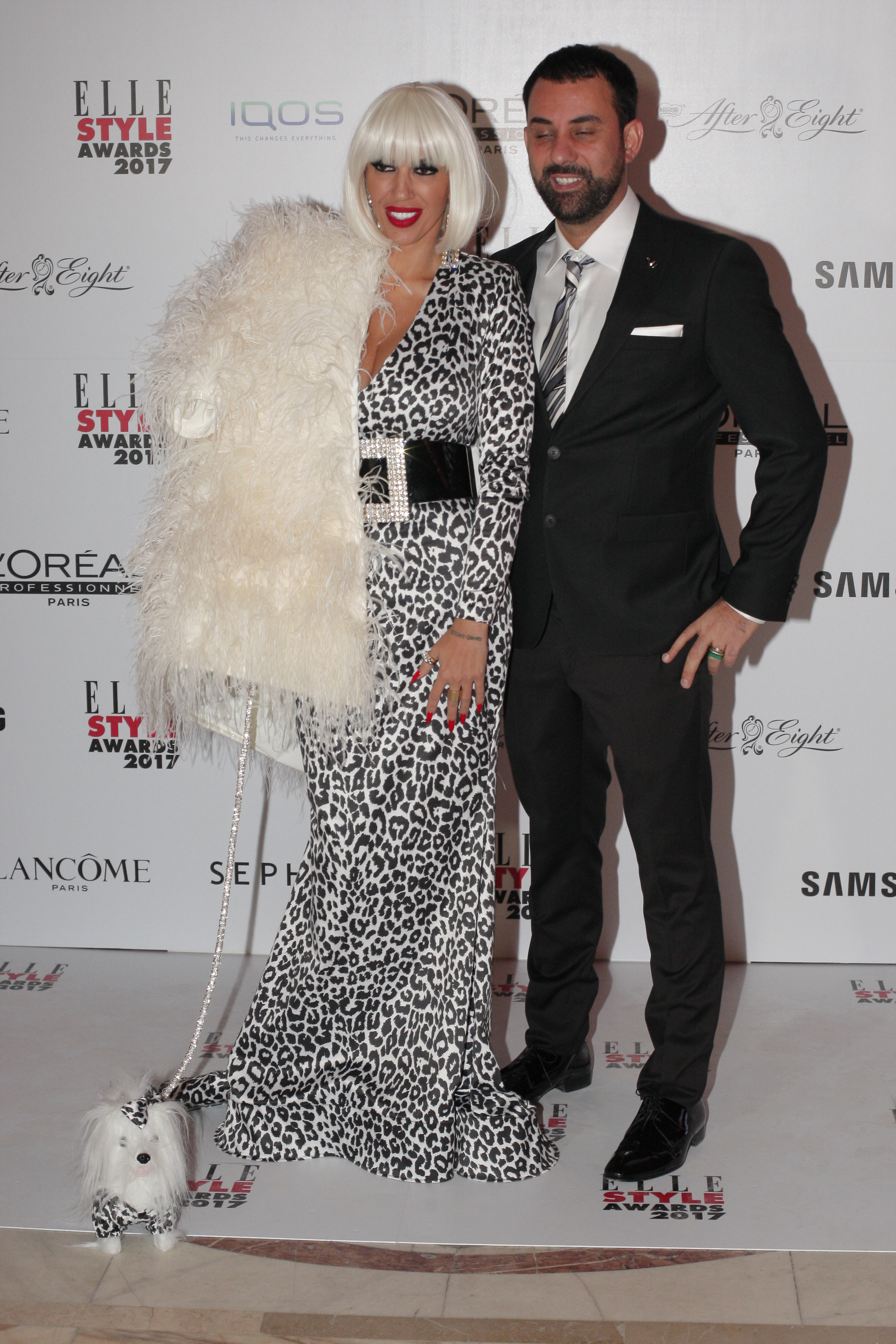 Raluca Bădulescu, accesoriu inedit la Elle Style Awards