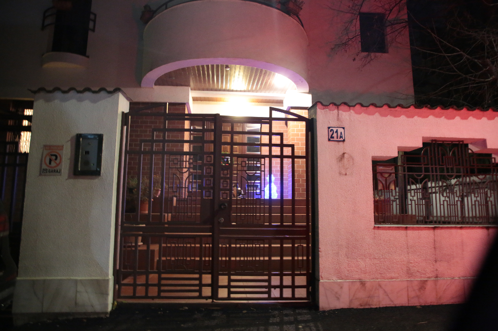 Dan Diaconescu a preferat lumina de la intrare