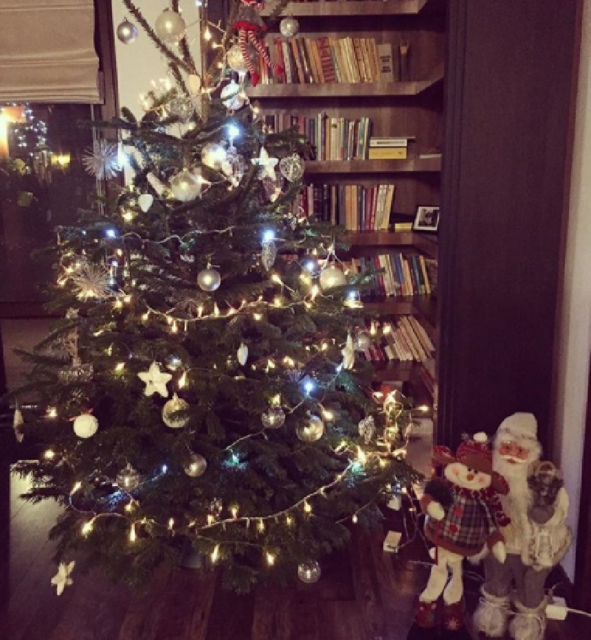 Simona Gherghe a împodobit bradul special pentru micuţa Georgia