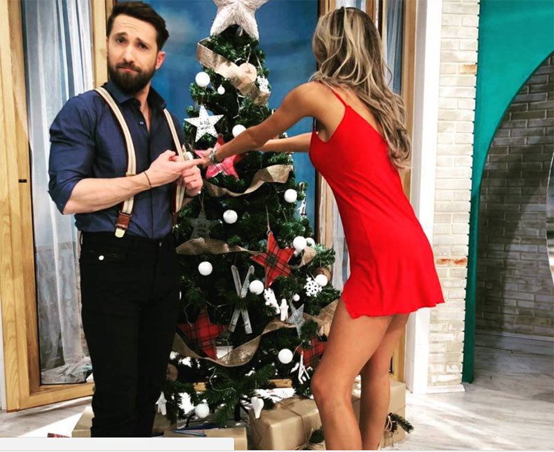 Dani Oţil, mândru de bradul pe care l-a împodobit