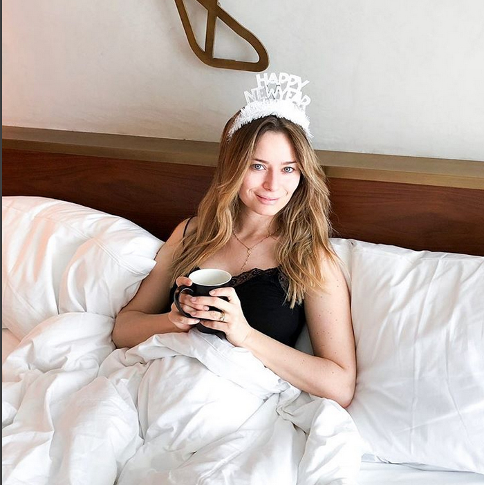 Laura Cosoi se află în vacanţă.