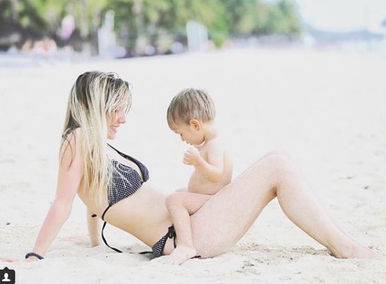 Adela Popescu este cu familia în Mauritius