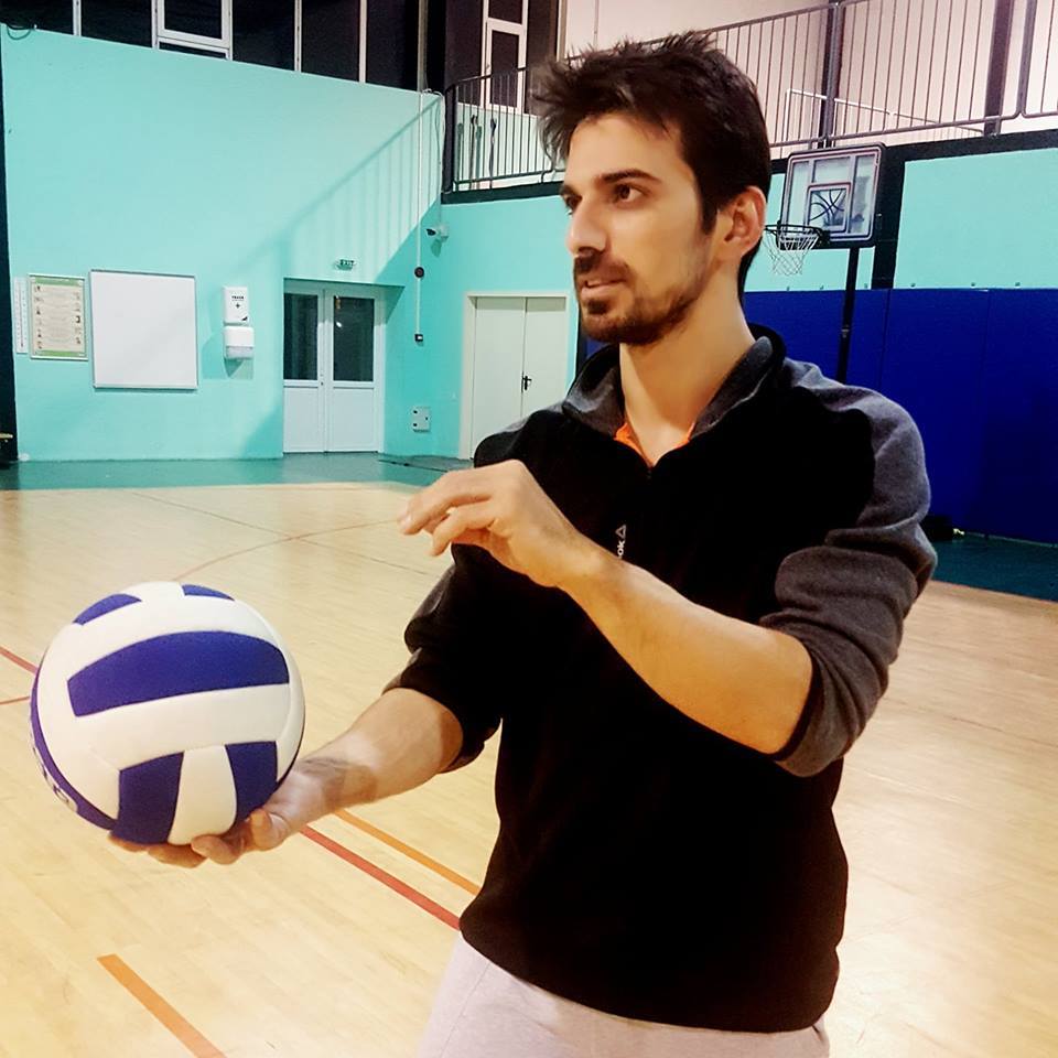 Tuncay, la un meci de volei.