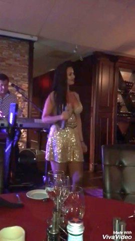 Loulou, iubita lui Luis Lazarus, se află în această perioadă în SUA, unde susţine concerte în mai multe state, dar şi la Miami, în restaurantul lui Cristi Borcea