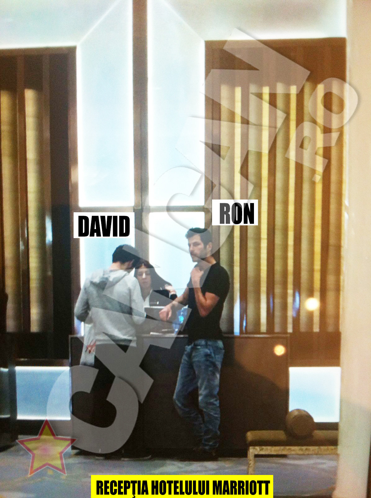 În momentul în care li s-a făcut check-out-ul, Ron Weiner David Geclowicz au cerut să plătească cu banii jos, iar facturile să fie pe numele lor 