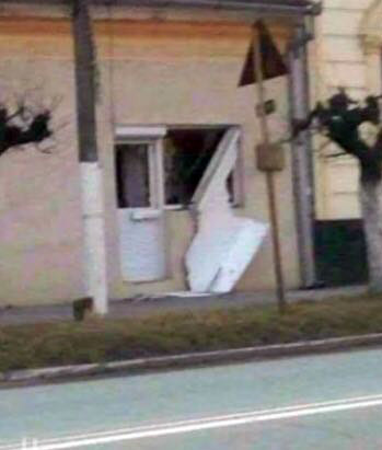 Aşa arăta casa lui ”David” după răzbunarea interlopilor