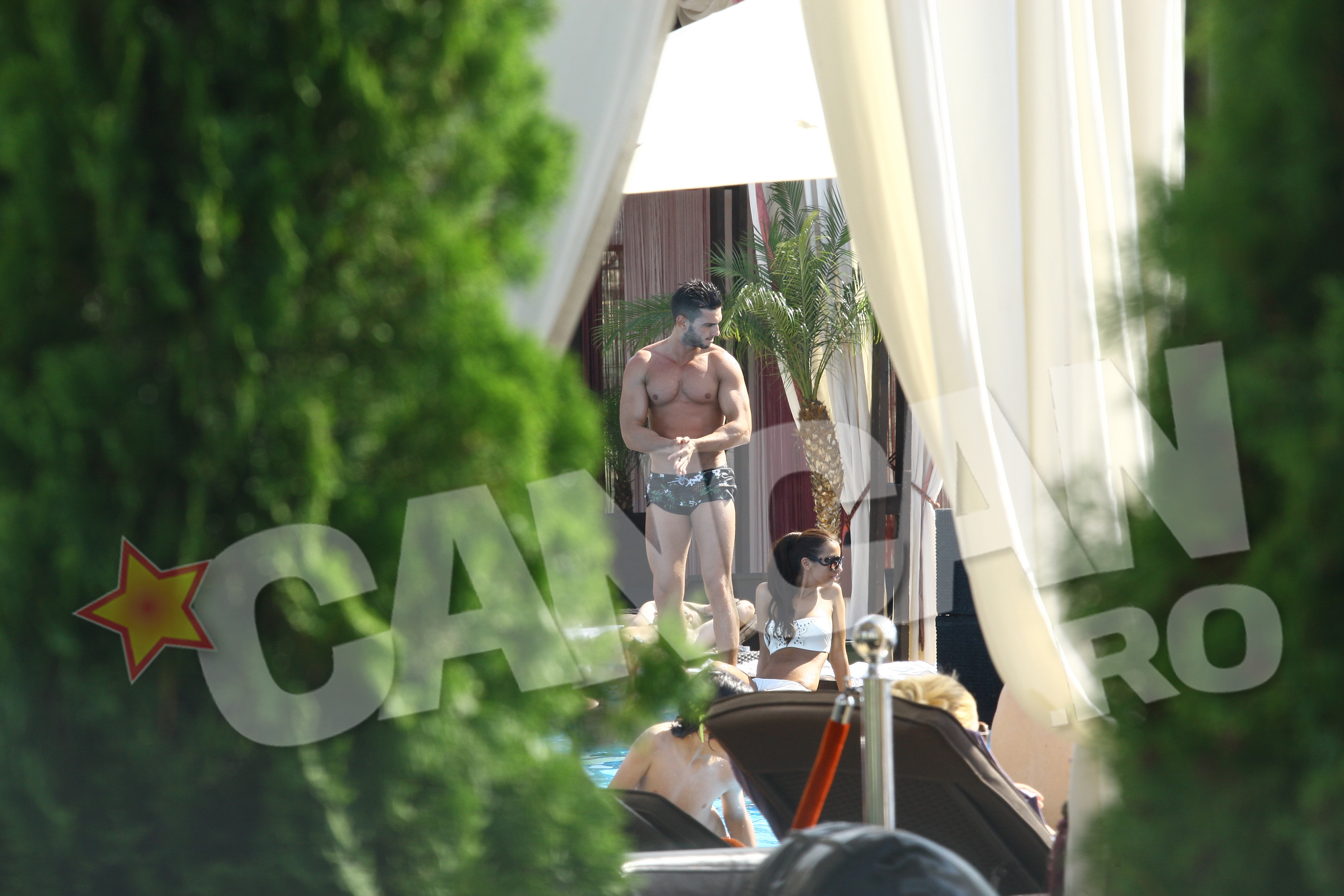 Corpul bine lucrat al actorului a atrans toate privirile din jur