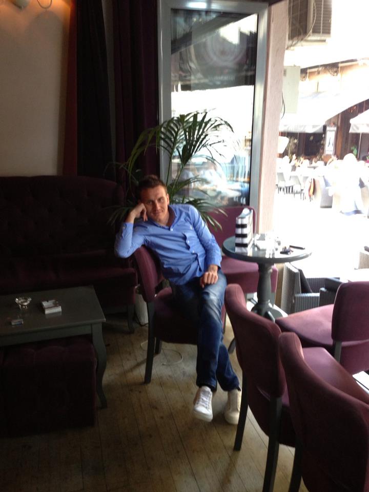 Dupa despartirea de Tonciu, sportivul a inceput sa iasa mai des in cluburi