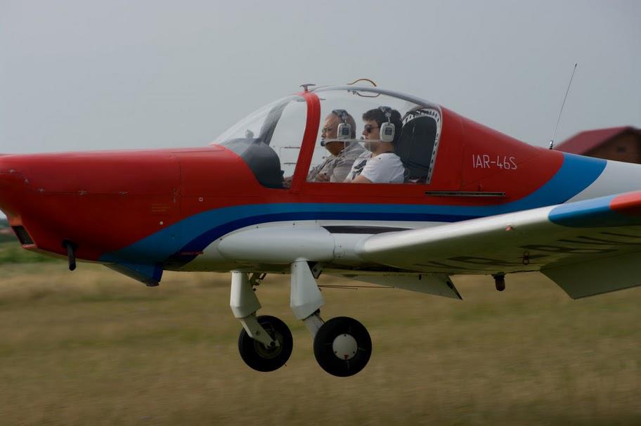 Filip, la mansa unui avion usor