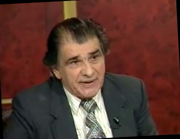 Virgil Hincu, intr-unul dintre celebrele interviuri prin care a bagat panica in romani. Aici, fata in fata cu Marius Tuca