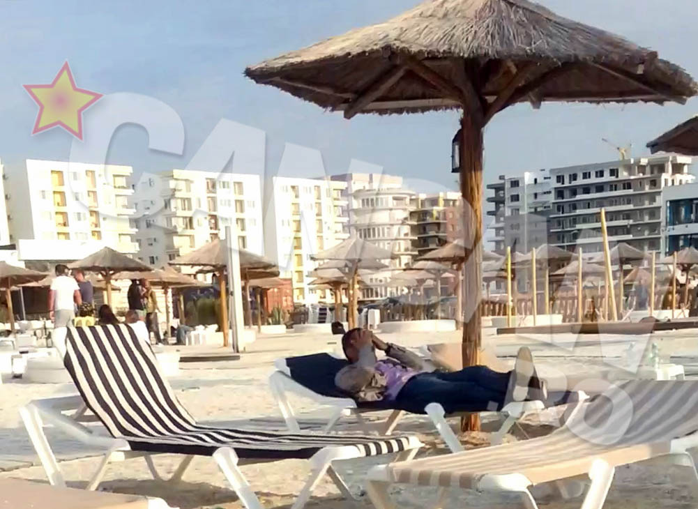 La un moment dat, soarele ii intra in ochi si il trezeste pe barbat