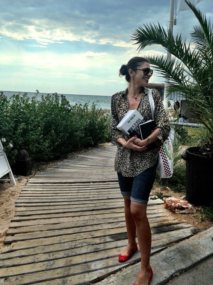 Laura s-a ingrasat cateva kilograme si radiaza de fericire