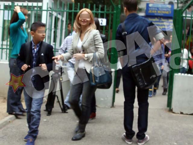 O mana de mii de euro: ce e mai scump, ceasul sau geanta?