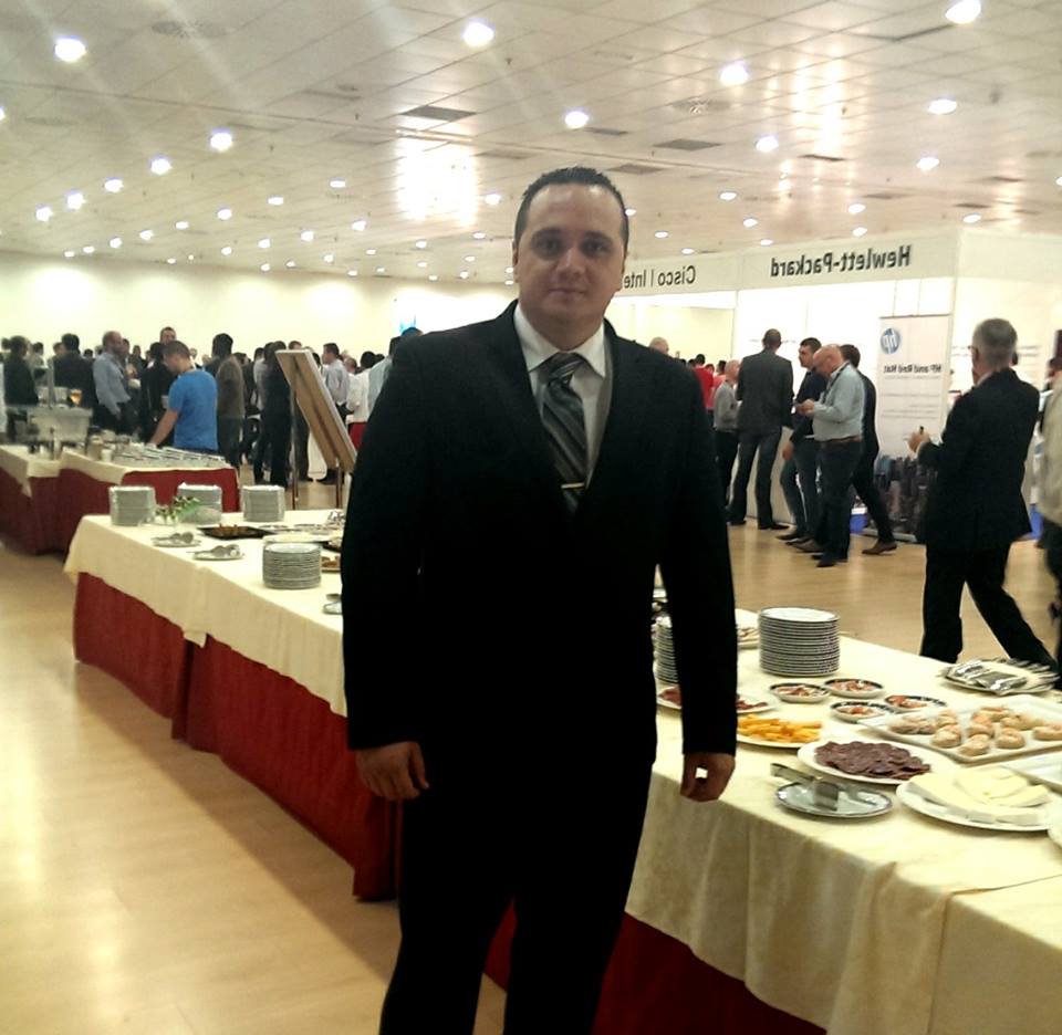 Mihai a organizat un eveniment extrem de important la hotelul din Madrid la carte lucreaza