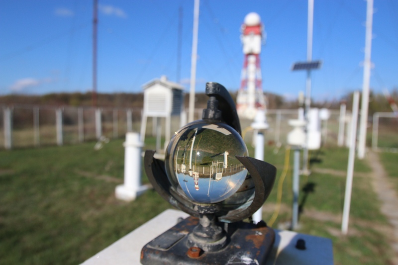 Cu acest aparat se poate masura durata de stralucire a soarelui, acesta se folosea inainte ca tehnica sa avanseze