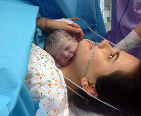 Ana-Victoria s-a nascut in vara si a devenit cea mai importanta in viata lui Nicollesursa foto: turnulsfatului.ro