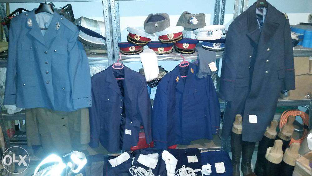 Masina se livreaza si cu costume autentice suta la suta de