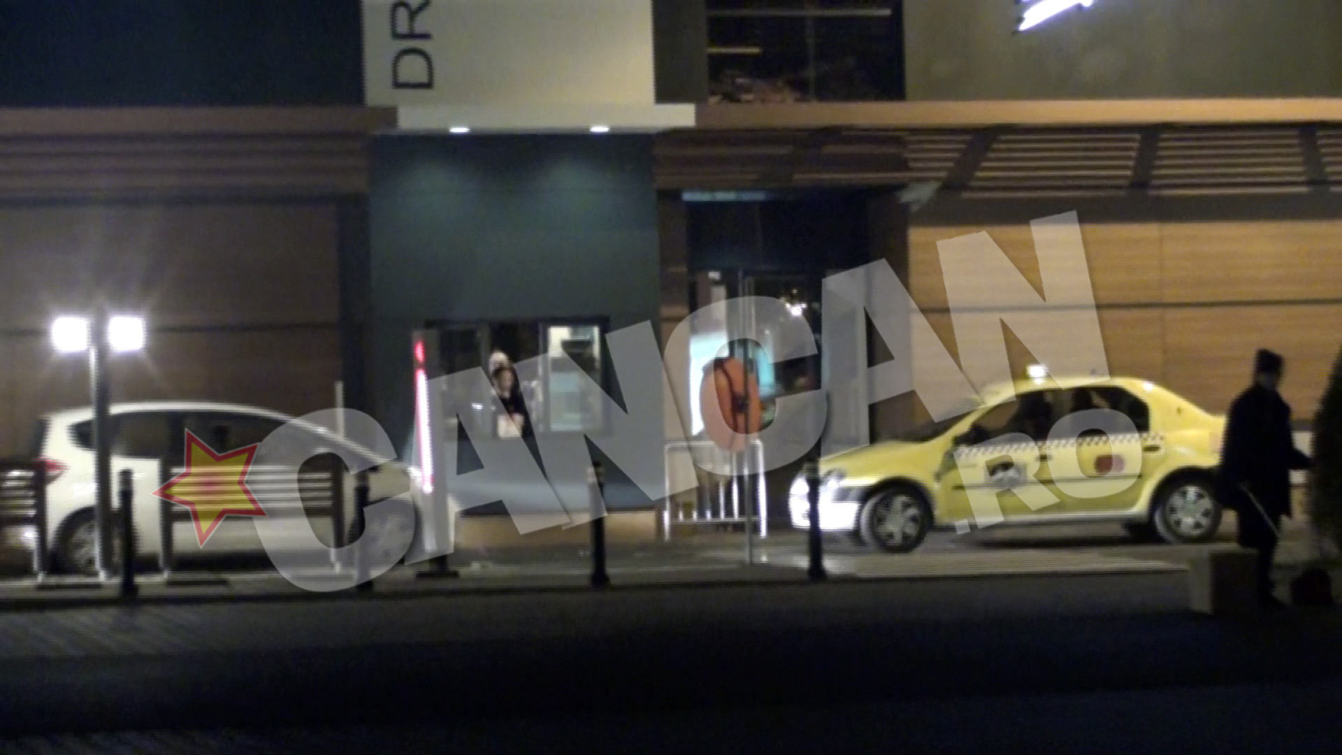 Tactica. Taxiul in care se afla Adrian Cristea intra pe contrasens pentru ca “Printul” sa aiba intaietate la masa