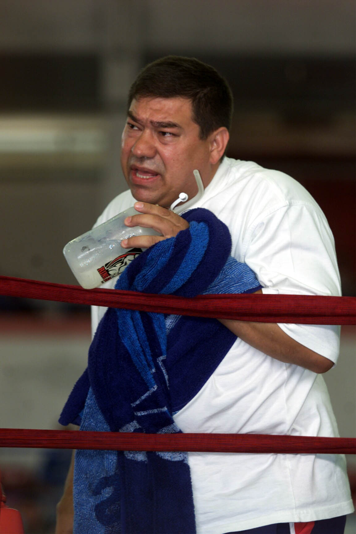 pe poza cu Gheorghe Simion