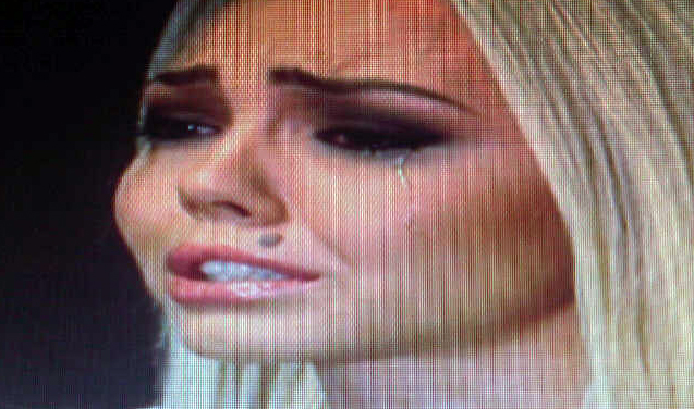 Blonda a izbucnit in plans povestind prin ce a trecut