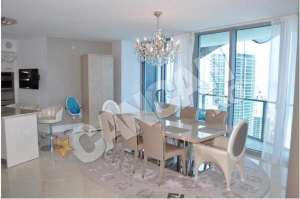 Casa lui Cristi Borcea de la malul Oceanului