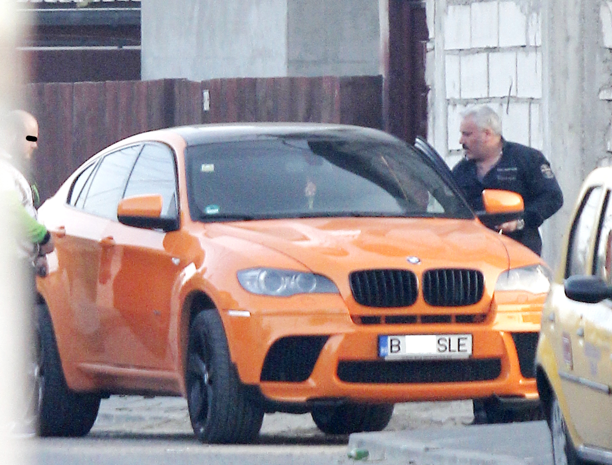 Sile Camataru ajunge la locul de intalnire