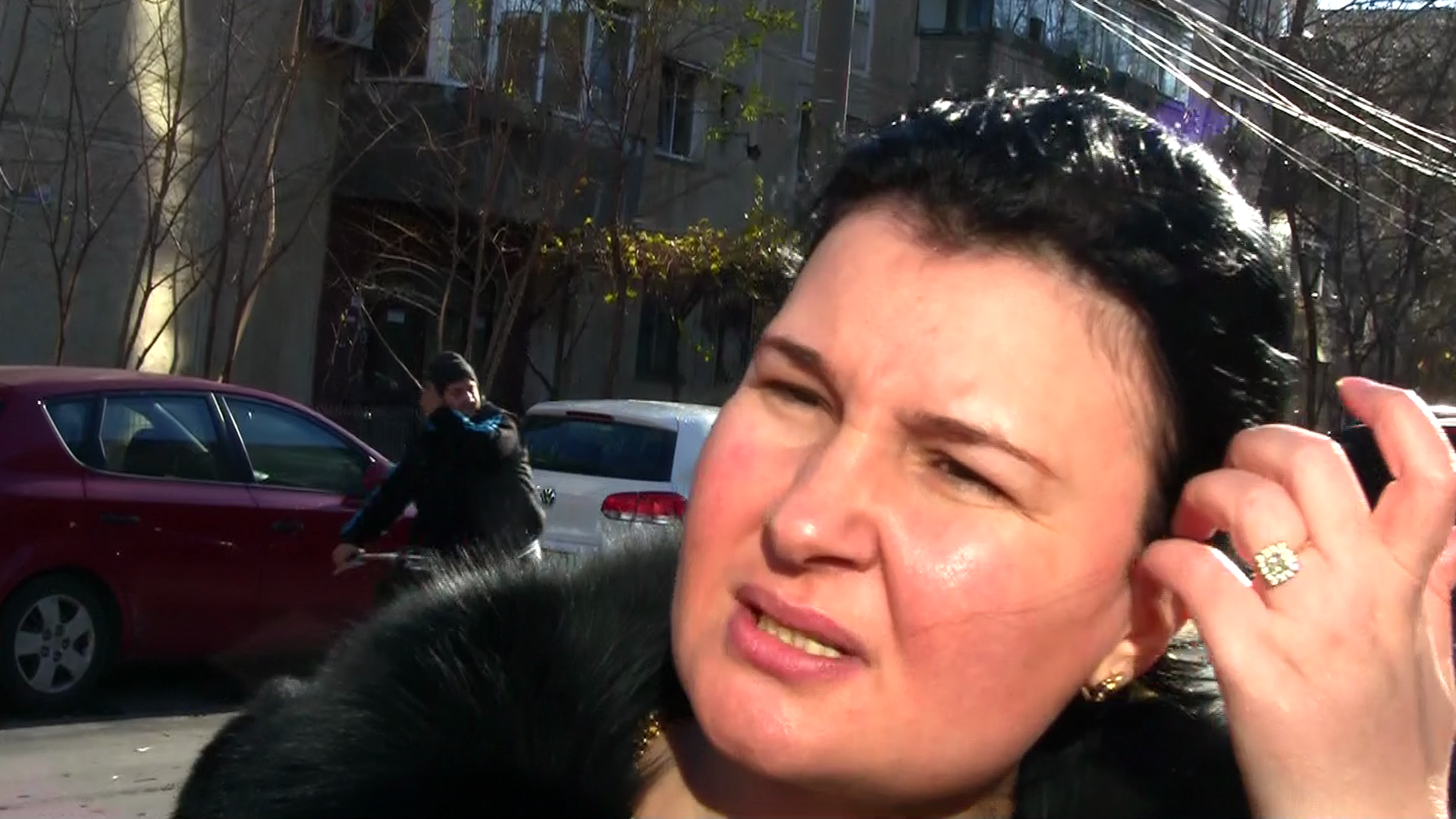 Ionela Cornea si cu unul din fratii ei, Iulius Cornea, au povestit despre drama cumplita prin care acestia au trecut