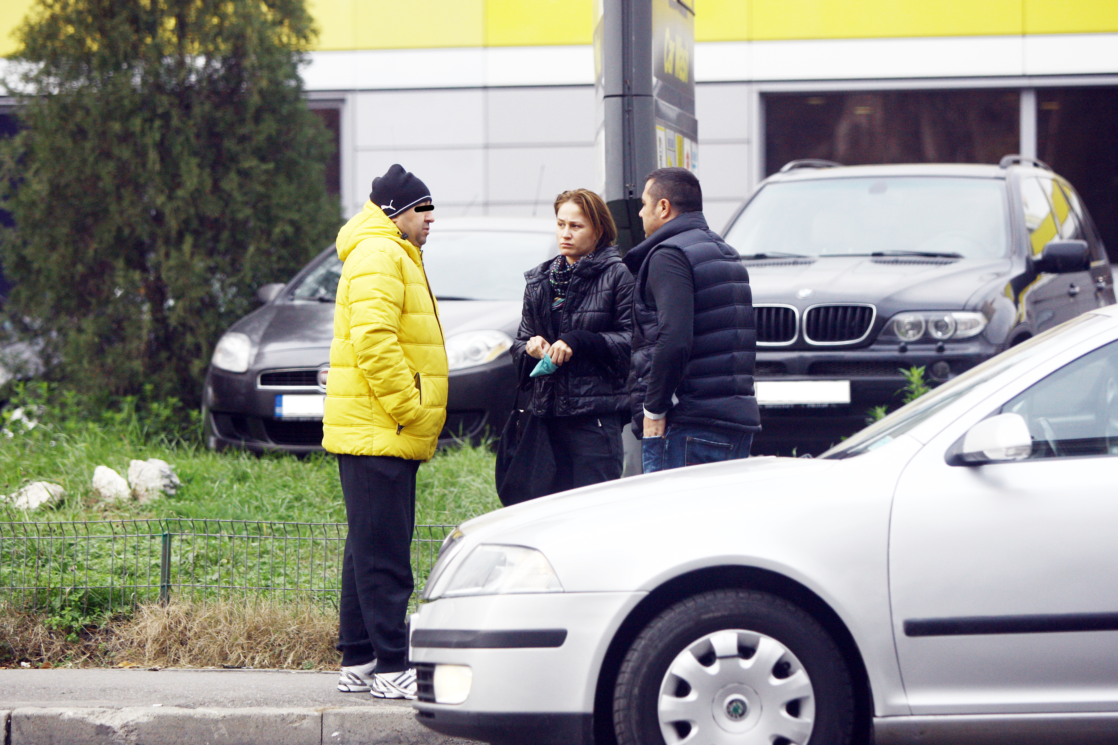 Iubita fostului fotbalist scoate punguta de bijuterii