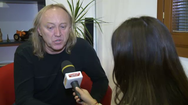 Intaiul colindator al tarii a vorbit despre cum petrece sarbatorile departe de tara