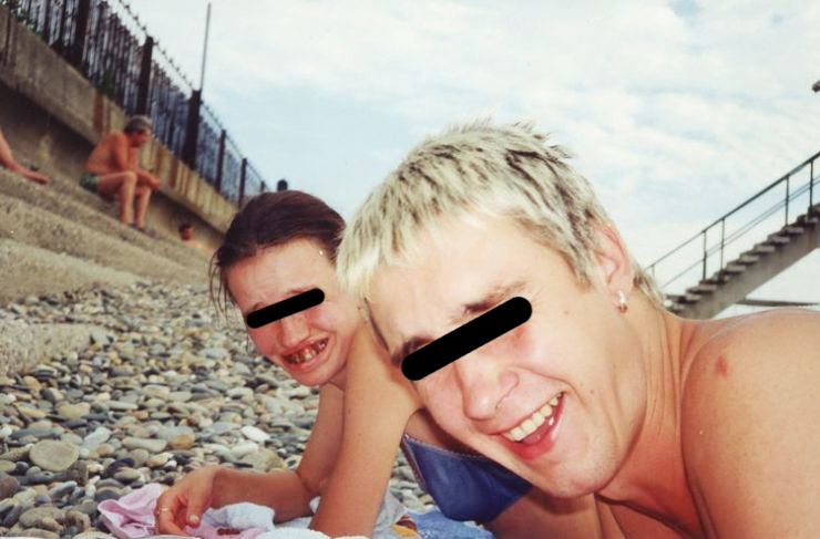 Fata esti frumoasa, dar cam...aranjata!