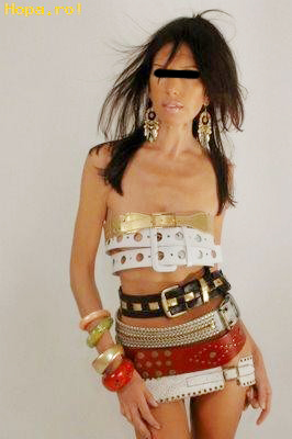 Fata esti frumoasa, dar cam...aranjata!