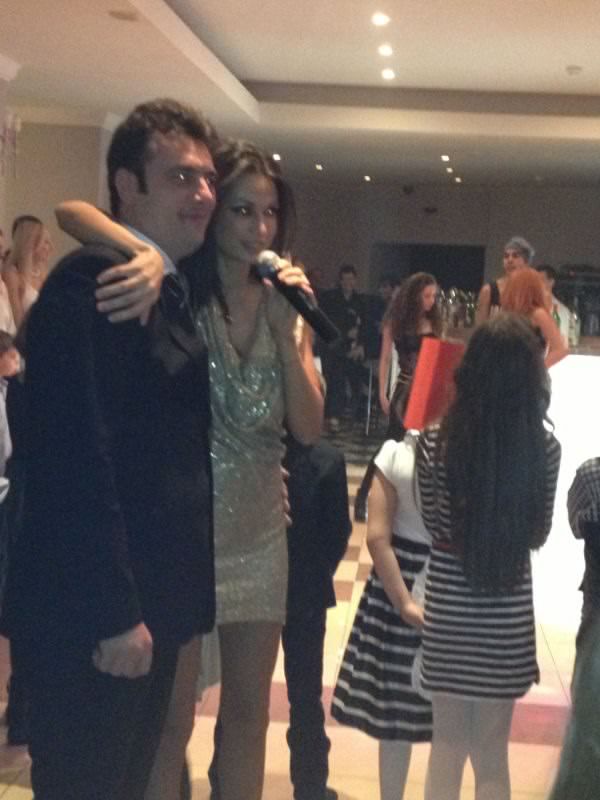 Nicoleta a invitat barbati pe scena pe tot parcursul show-ului, apropiindu-se foarte mult de ei, din punct de vedere fizic