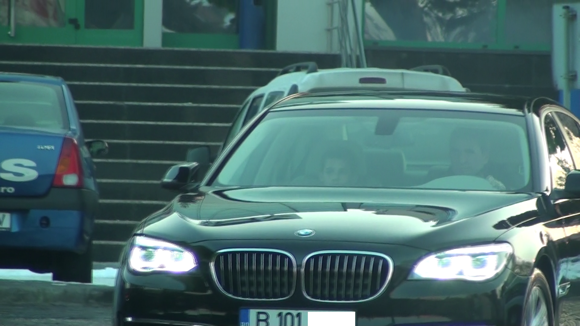 Fotbalul si masinile sunt doua subiecte preferate de discutie pentru cei doi barbati din familia Hagi